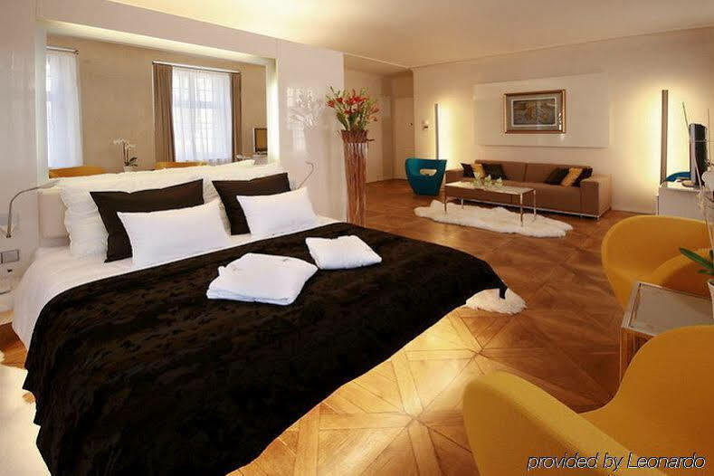 쓰리 스트록스 호텔 프라하 외부 사진 A suite at the Hotel de France